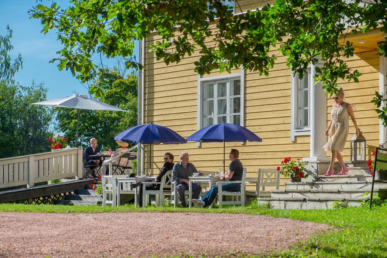 Koivulan Kartano Bed & Breakfast Lohja ภายนอก รูปภาพ